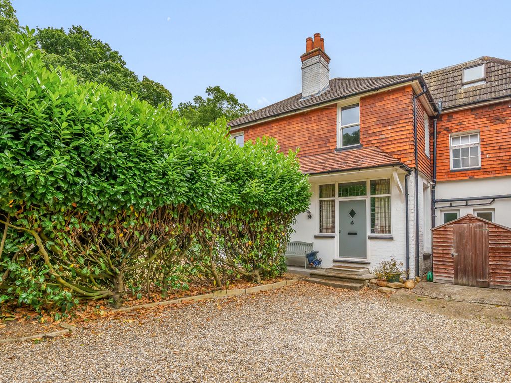 4 bed detached house for sale in Hare Hill, Addlestone KT15 Zoopla