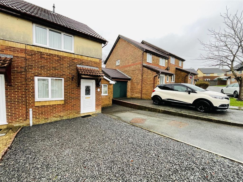 2 bed semidetached house for sale in Clos Y Deri, Dafen, Llanelli SA14