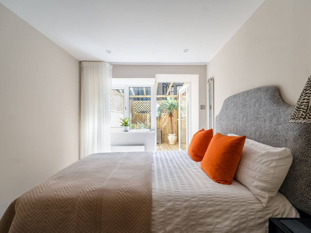 St Martins Lane, Covent Garden, London WC2N  