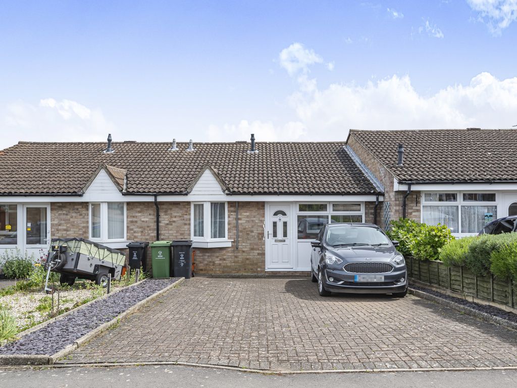 2 bed bungalow for sale in The Dormers, Highworth SN6 Zoopla