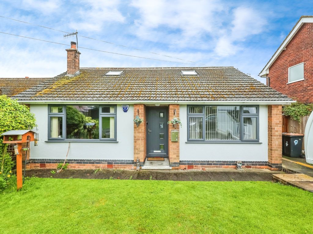 3 bed detached bungalow for sale in Chewton Avenue, Eastwood NG16, £