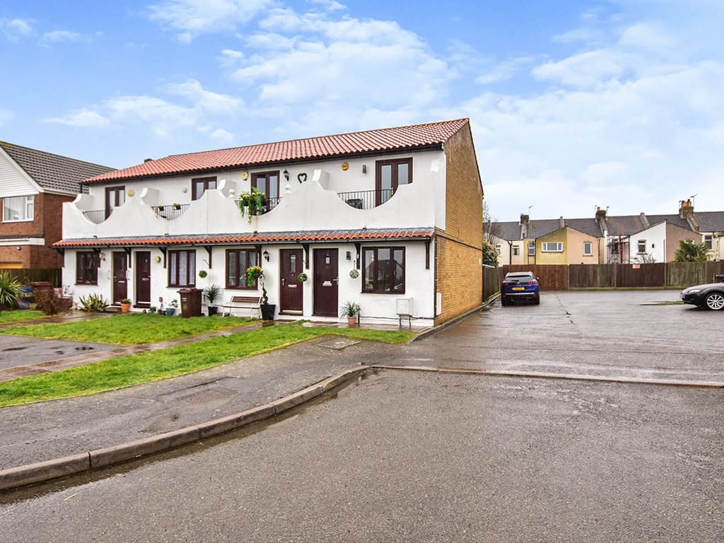 2 bed end terrace house for sale in Rosebery Road, Chatham, Kent ME4