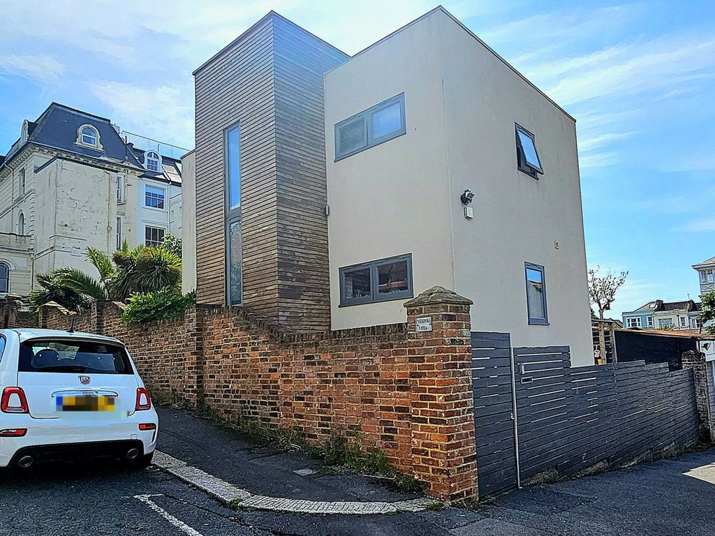 5 bed detached house for sale in St Johns Road, Hastings TN37, £900,000
