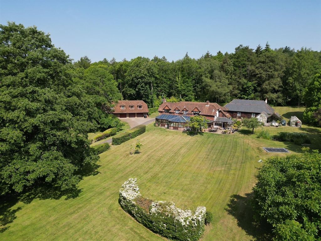 6 Bed Detached House For Sale In Ryedown Lane East Wellow Hampshire 6-bed-detached-house-for-sale-in-ryedown-lane-east-wellow-hampshire