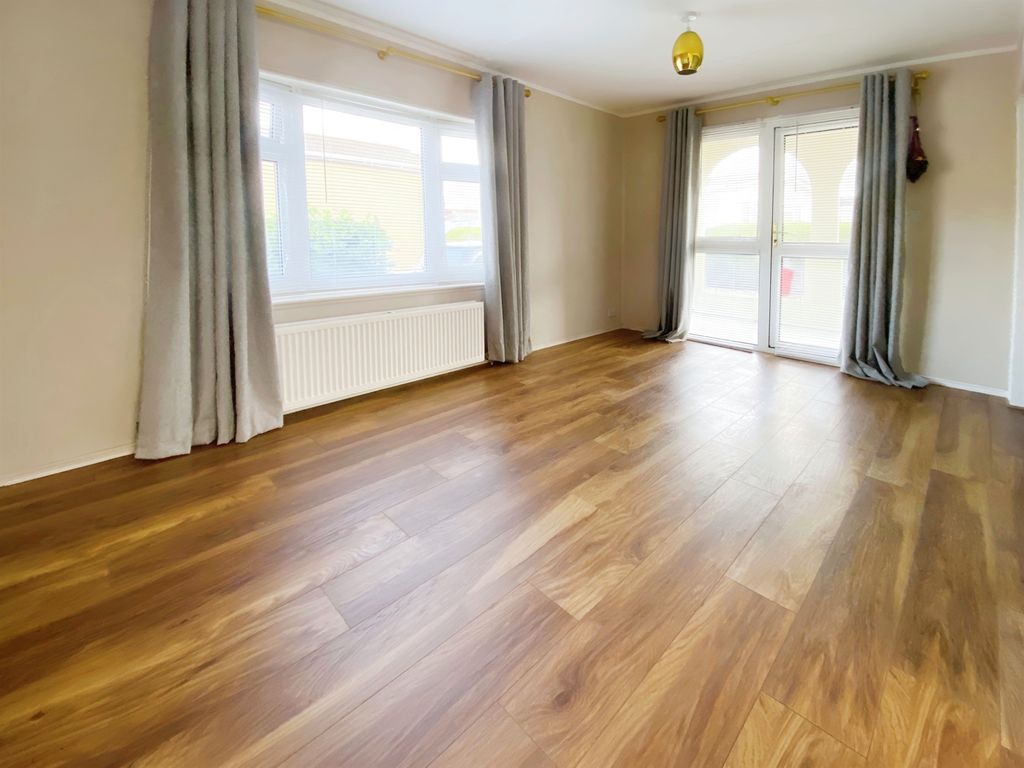 2 bed mobile/park home for sale in Lighthouse Park, St. Brides Wentlooge, Newport NP10, £140,000