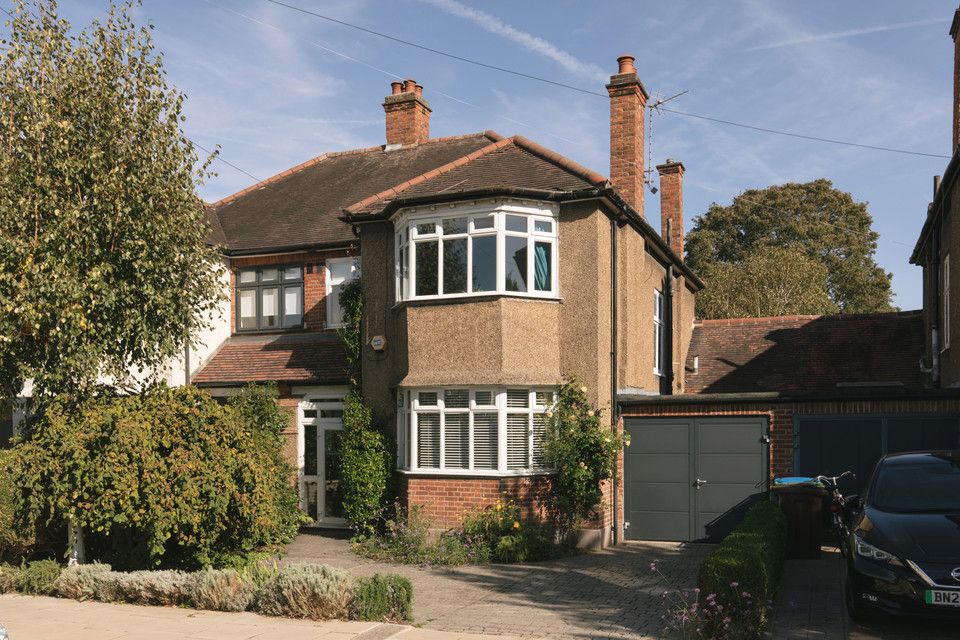 3 bed semidetached house for sale in Scutari Road, East Dulwich SE22