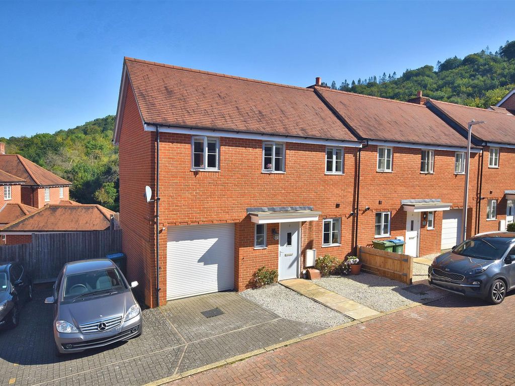 3 bed semidetached house for sale in Ely Road, Wendover, Aylesbury