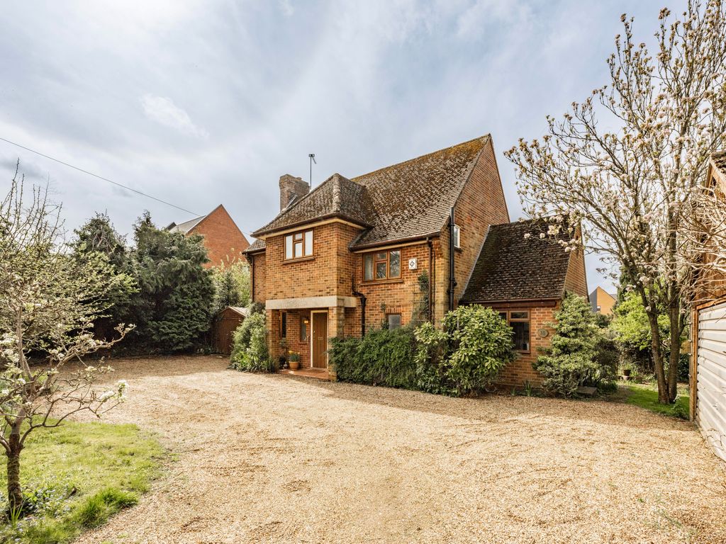 3 bed detached house for sale in Bluebell Road, Eaton, Norwich NR4, £