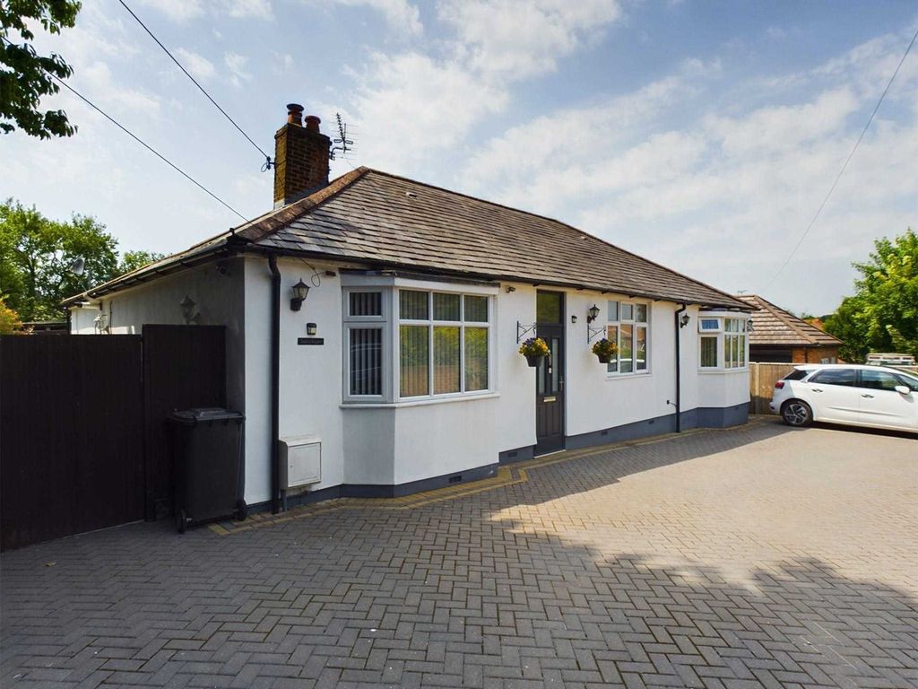 4 bed detached bungalow for sale in Nursery Drive, Lane End HP14 Zoopla