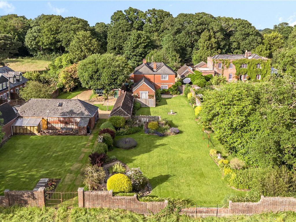 5 bed detached house for sale in Winchester Road, Botley, Hampshire