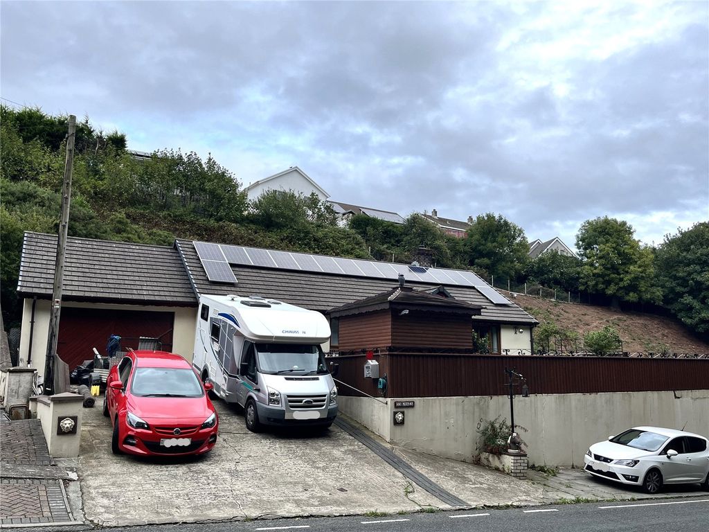 3 bed bungalow for sale in Coombs Road, Milford Haven, Pembrokeshire