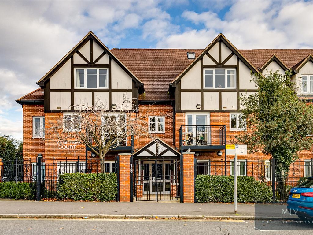 2 bed flat for sale in Limpsfield Road, Sanderstead, South Croydon CR2