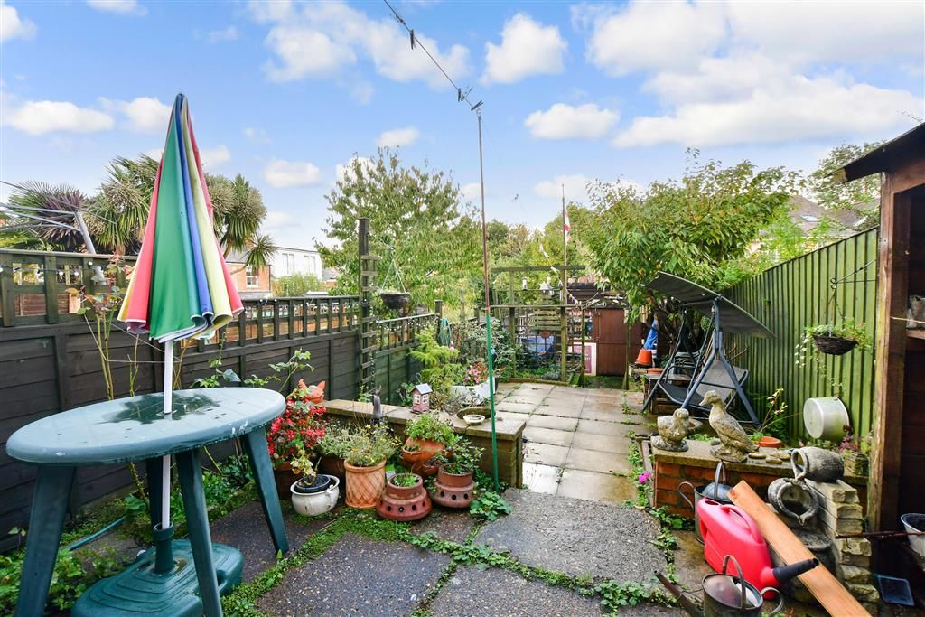 2 bed terraced house for sale in Victoria Road, Cowes, Isle Of Wight