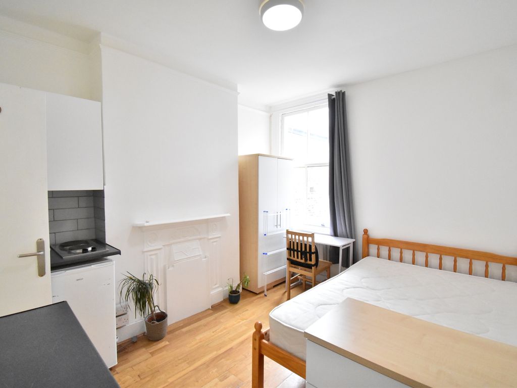 Studio to rent in Clifford Gardens, Kensal Rise NW10, £1,083 pcm Zoopla