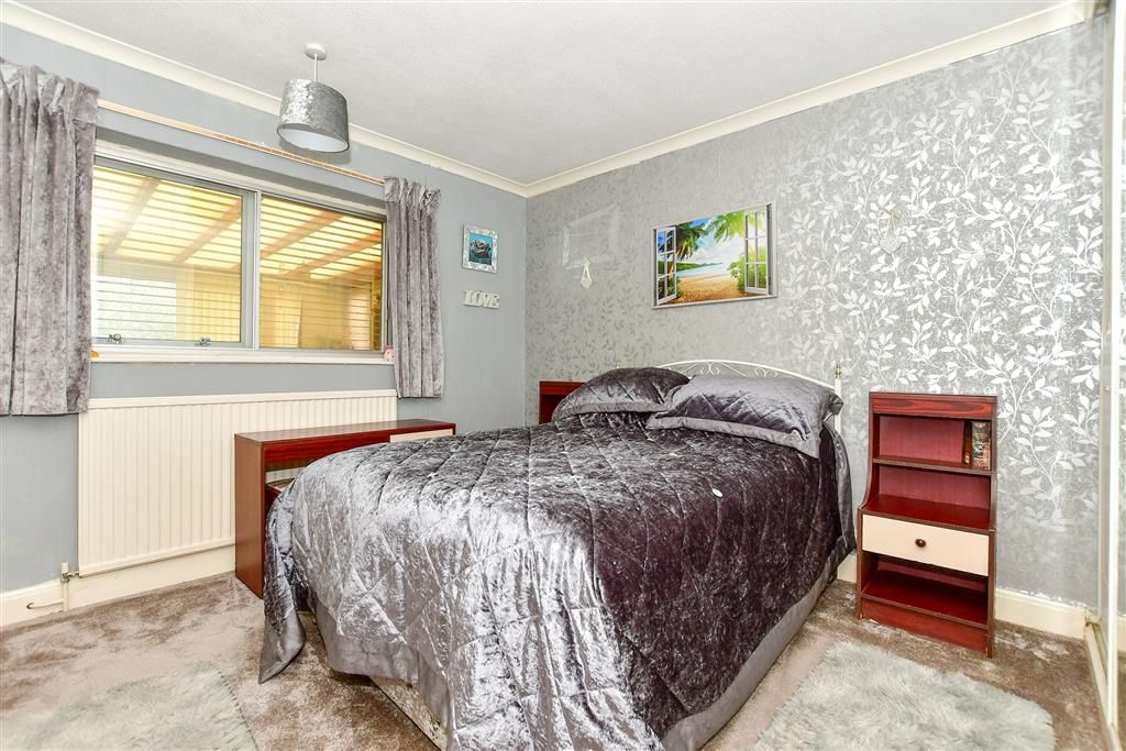 3 bed detached bungalow for sale in Argyle Gardens, Margate, Kent CT9