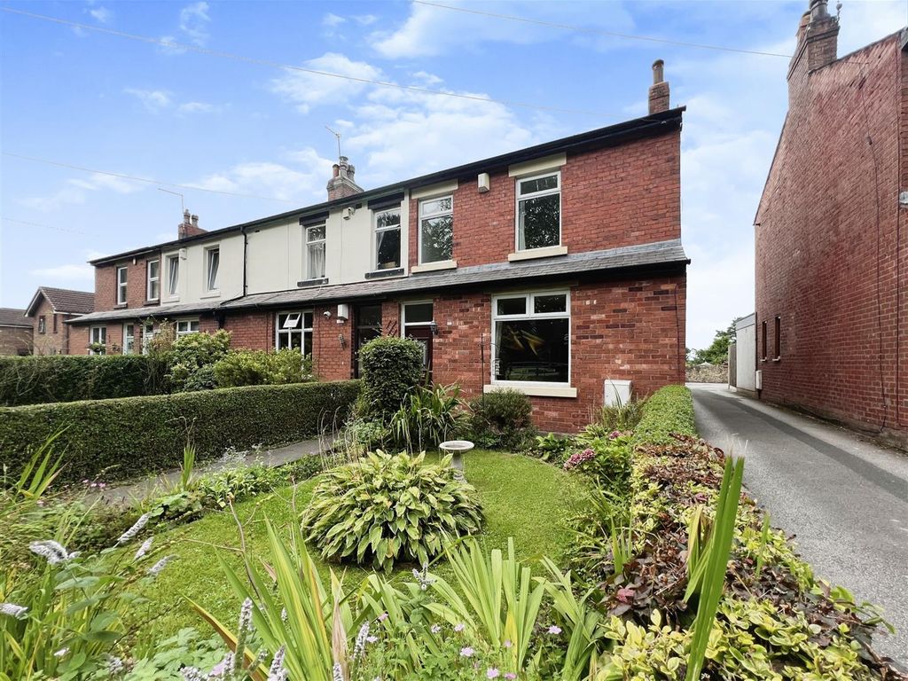 3 bed end terrace house for sale in Whittingham Lane, Whittingham