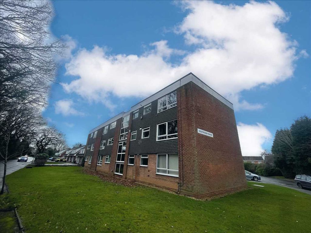 2 bed flat to rent in Westridge Manor, Firs Drive, Solihull B90, £995