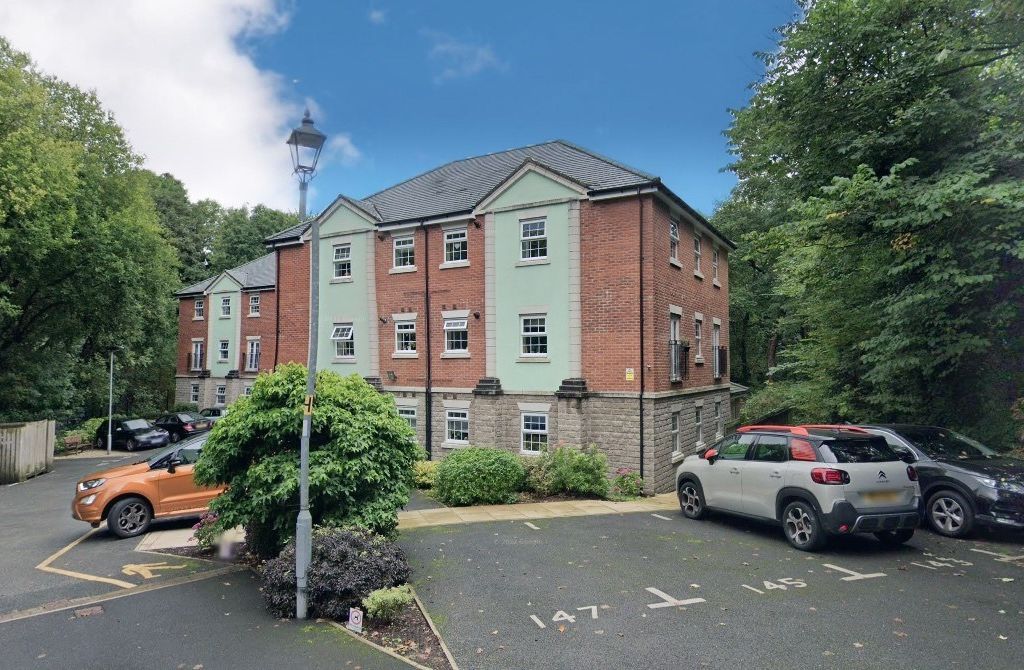 2 bed flat for sale in Temple Road, Bolton BL1, £130,000 Zoopla