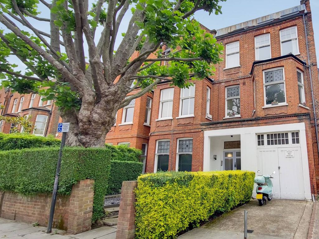 1 bed flat to rent in Greencroft Gardens, South Hampstead, London NW6