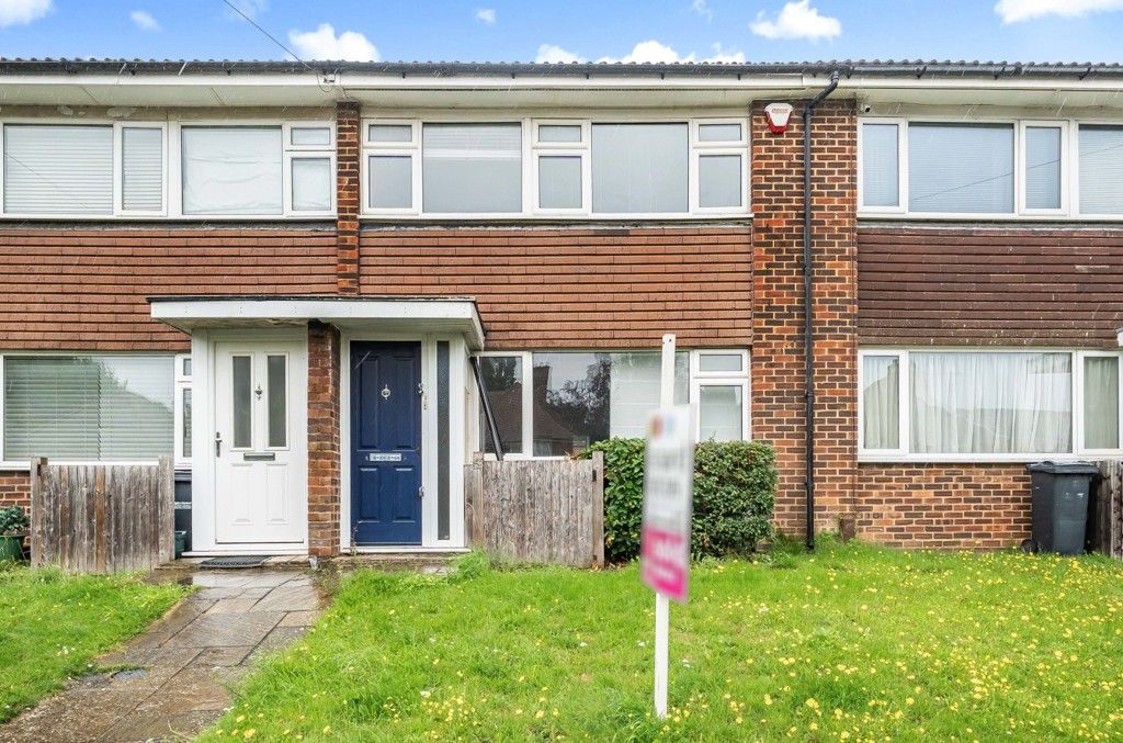 3 bed terraced house for sale in Nutfield Road, Merstham, Redhill RH1 Zoopla