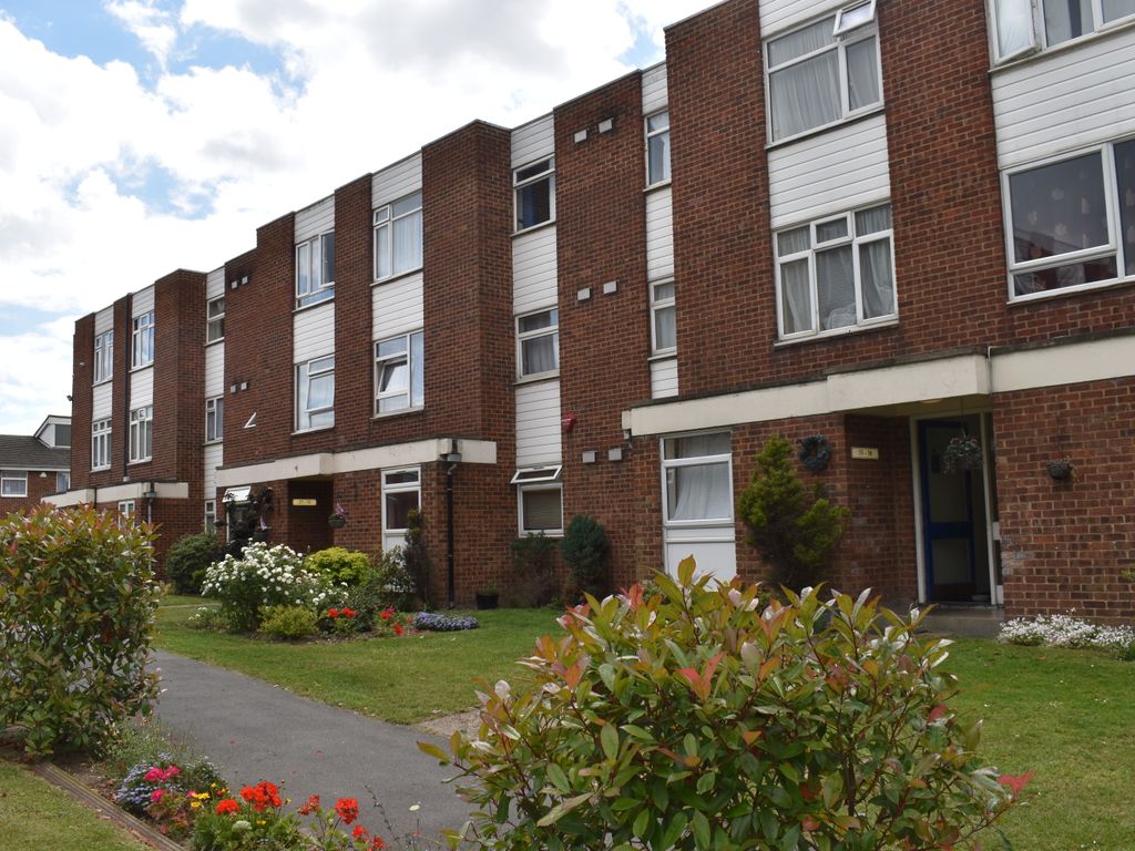 2 bed flat for sale in Gerard Gardens, Rainham, Essex RM13 Zoopla