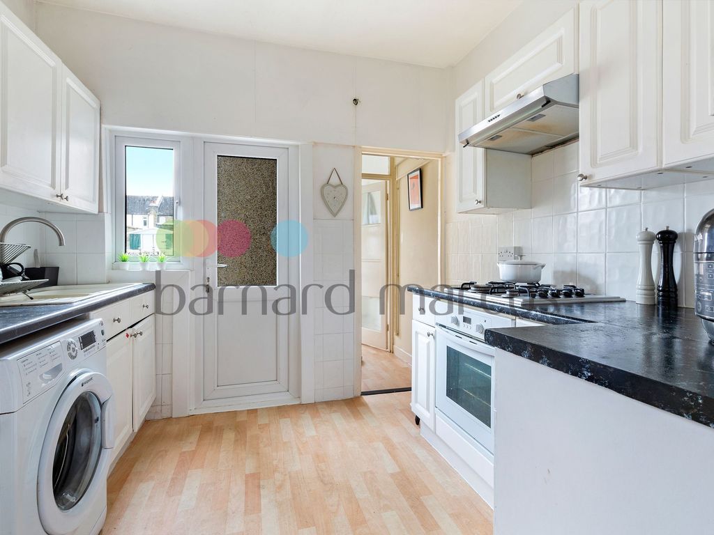 2 bed flat to rent in Totton Road, Thornton Heath CR7 Zoopla