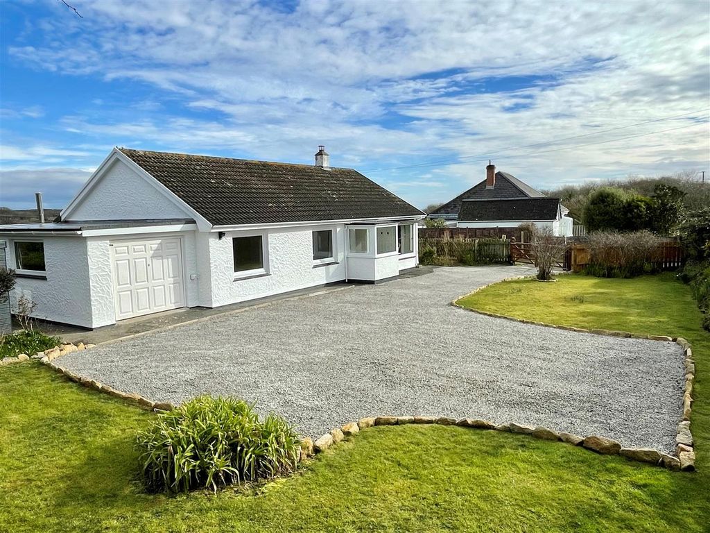 3 bed detached bungalow for sale in Trevothen, Coverack, Helston TR12, £550,000 Zoopla