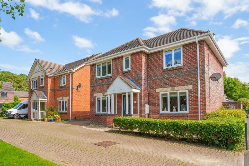 4 bed detached house to rent in Bowles Road, Abbey Meads, Swindon SN25