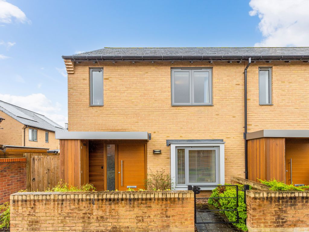 2 bed end terrace house for sale in Osprey Drive, Cambridge CB2 Zoopla