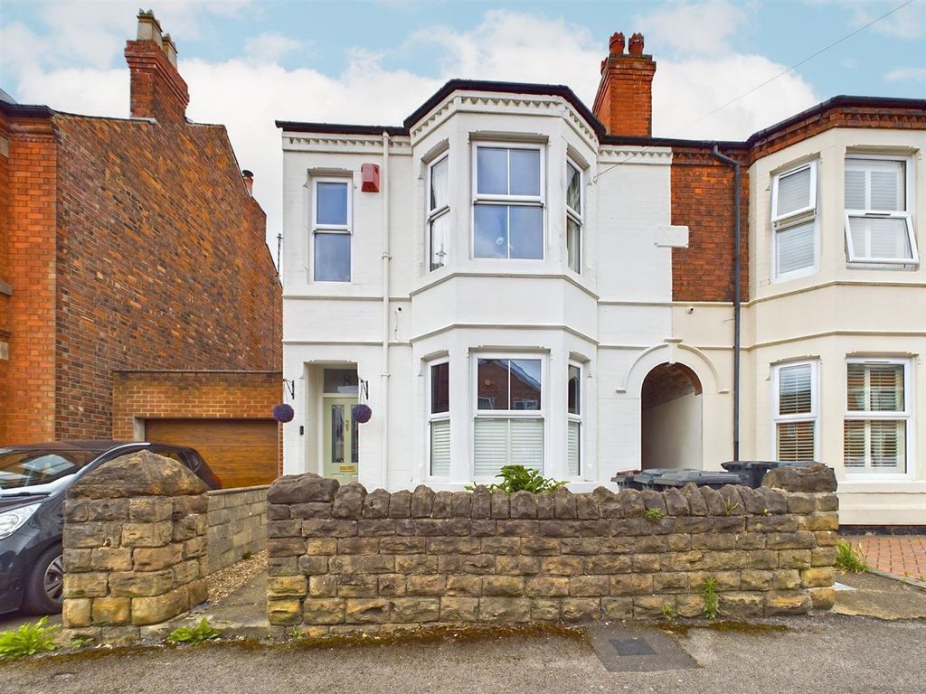 4 bed semidetached house for sale in Forester Road, Thorneywood