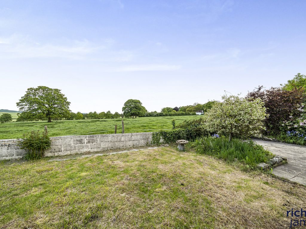 2 bed bungalow for sale in Post Office Lane, Broad Hinton SN4 Zoopla