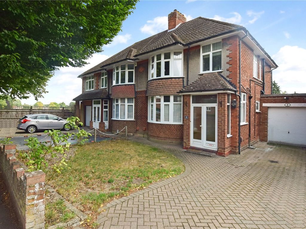 3 bed semidetached house for sale in Canesworde Road, Dunstable