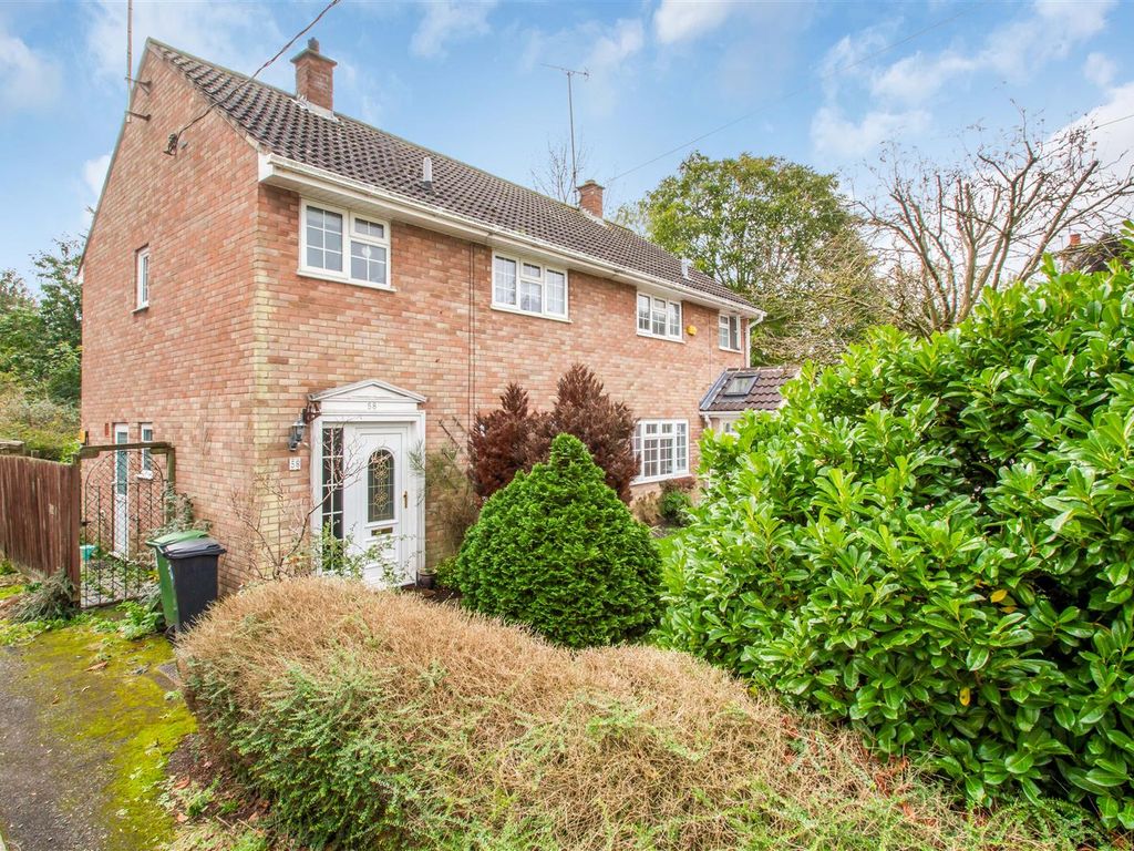 3 bed semidetached house for sale in North Street, Steeple Bumpstead