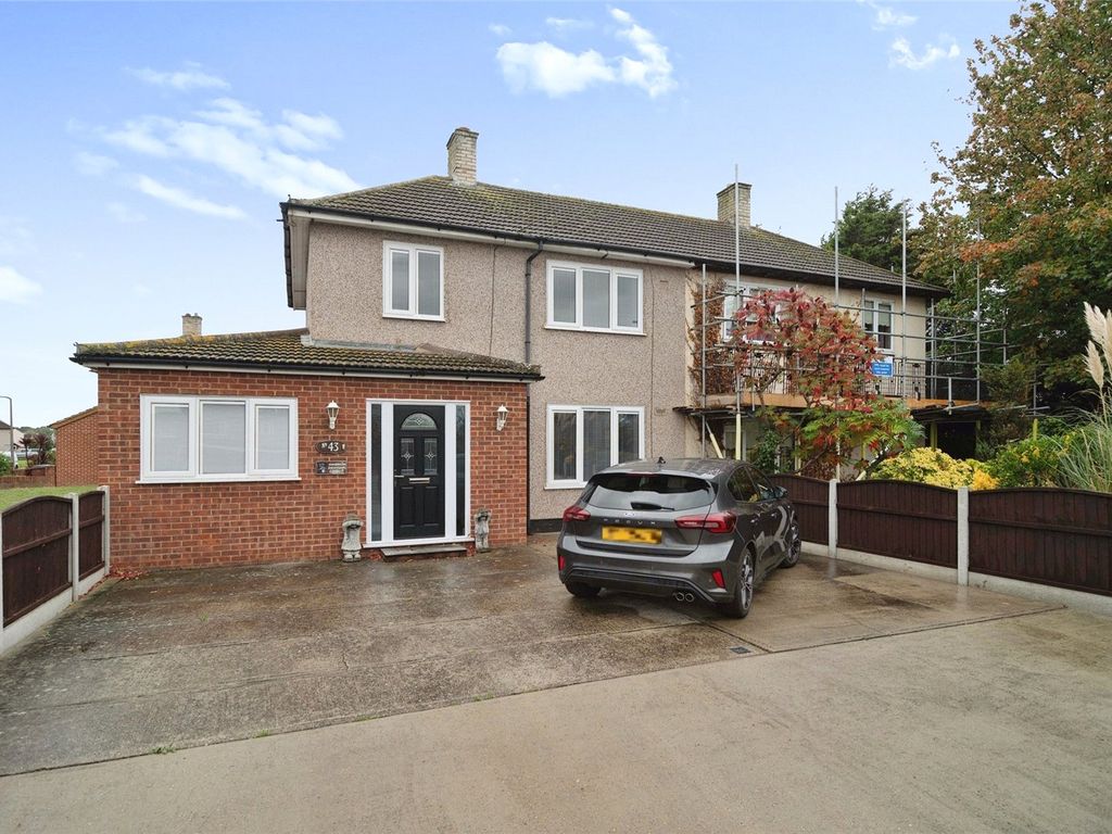 2 bed semidetached house for sale in Heath Road, Grays, Essex RM16, £