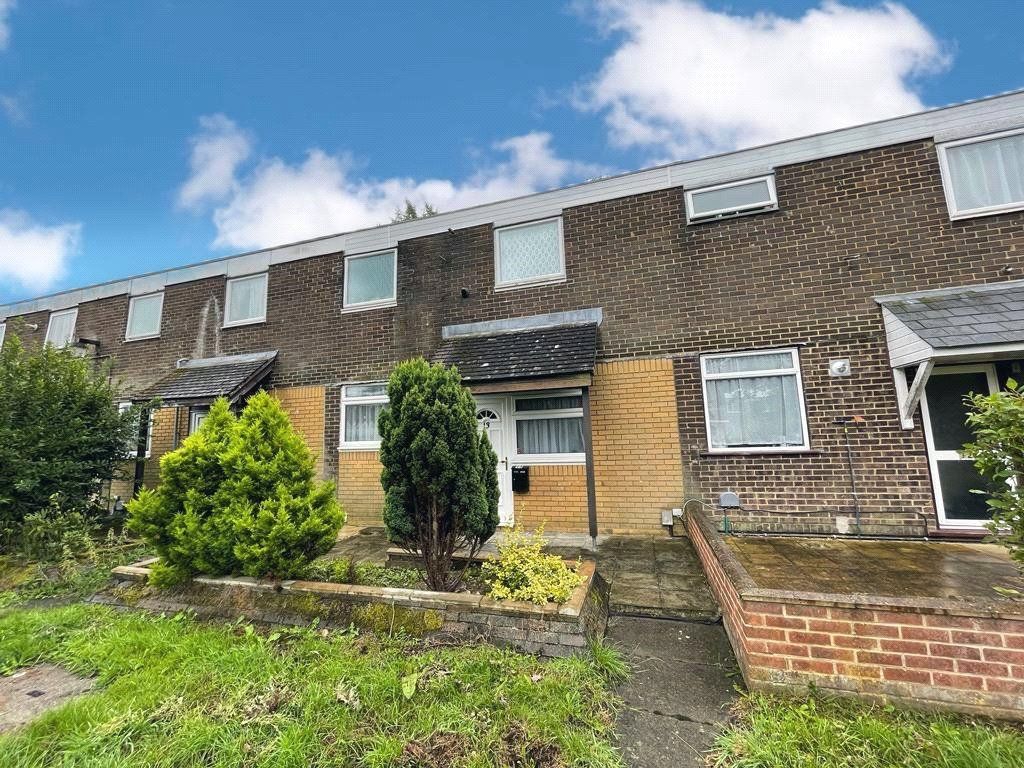 2 bed terraced house for sale in Ballantyne Road, Farnborough