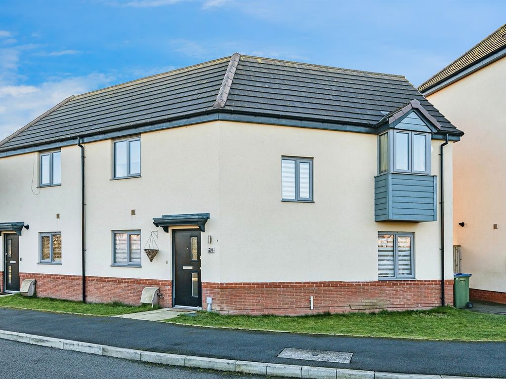 3 bed semidetached house for sale in Thursfield Road, Tipton DY4, £