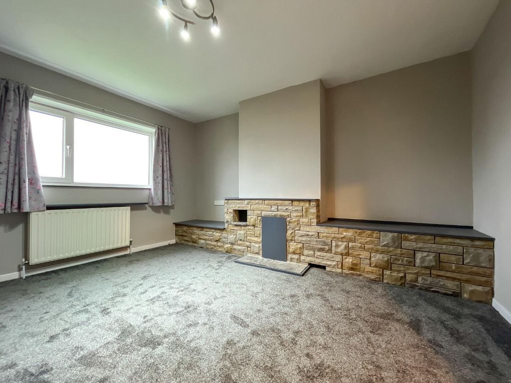 1 bed flat to rent in Moorcroft Road, Dewsbury WF13, £475 pcm Zoopla