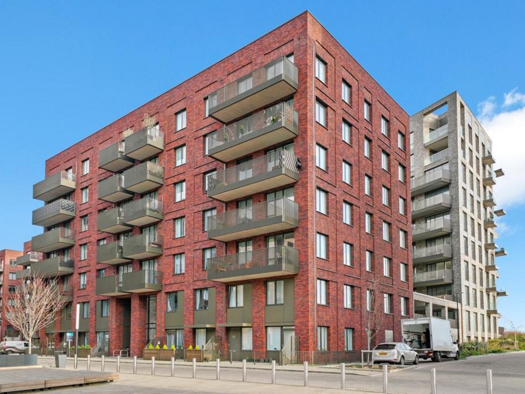 3 bed flat for sale in 19 Shackleton Way, London E16 Zoopla