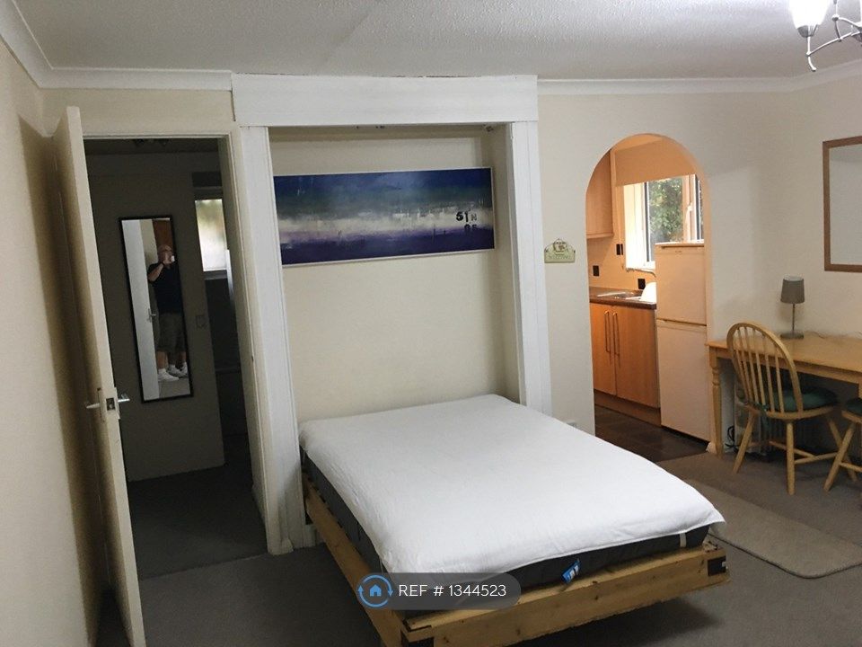 Studio to rent in Vincenzo Close, North Mymms, Hatfield, Herts AL9 Zoopla