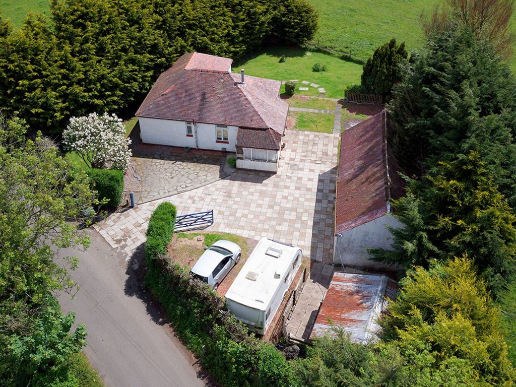 4 bed cottage for sale in Kaimhill Holdings Crosslee Road, Bridge Of