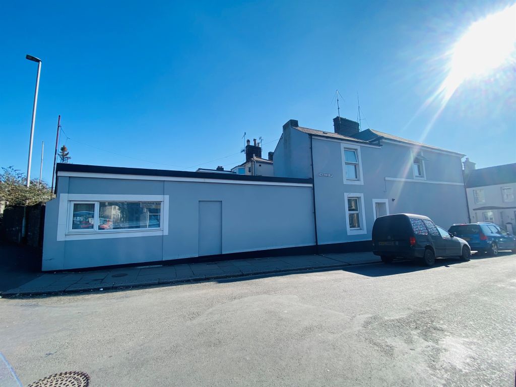 5 bed end terrace house for sale in Chudleigh Road, Laira, Plymouth PL4