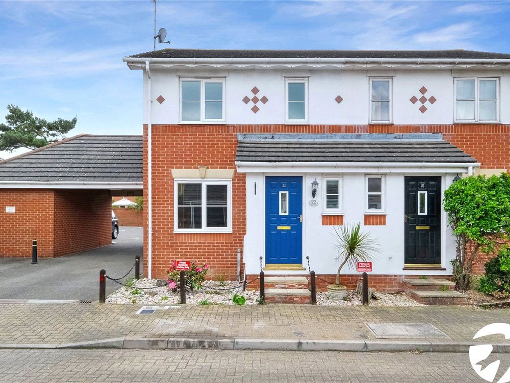 3 bed semidetached house for sale in Sara Crescent, Greenhithe, Kent