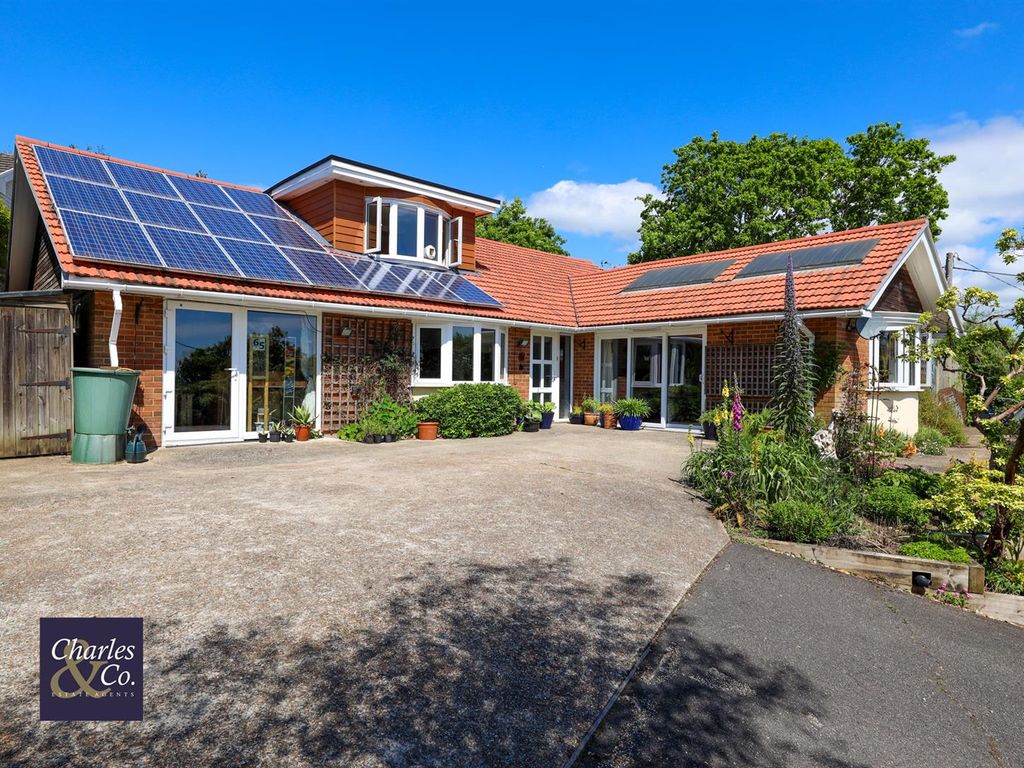 3 bed detached bungalow for sale in Battery Hill, Fairlight, Hastings