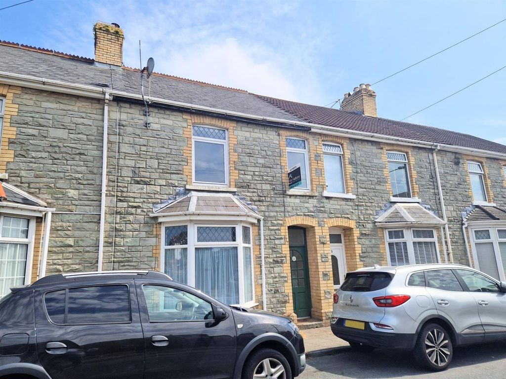 3 bed terraced house for sale in South Road, Porthcawl CF36, £250,000