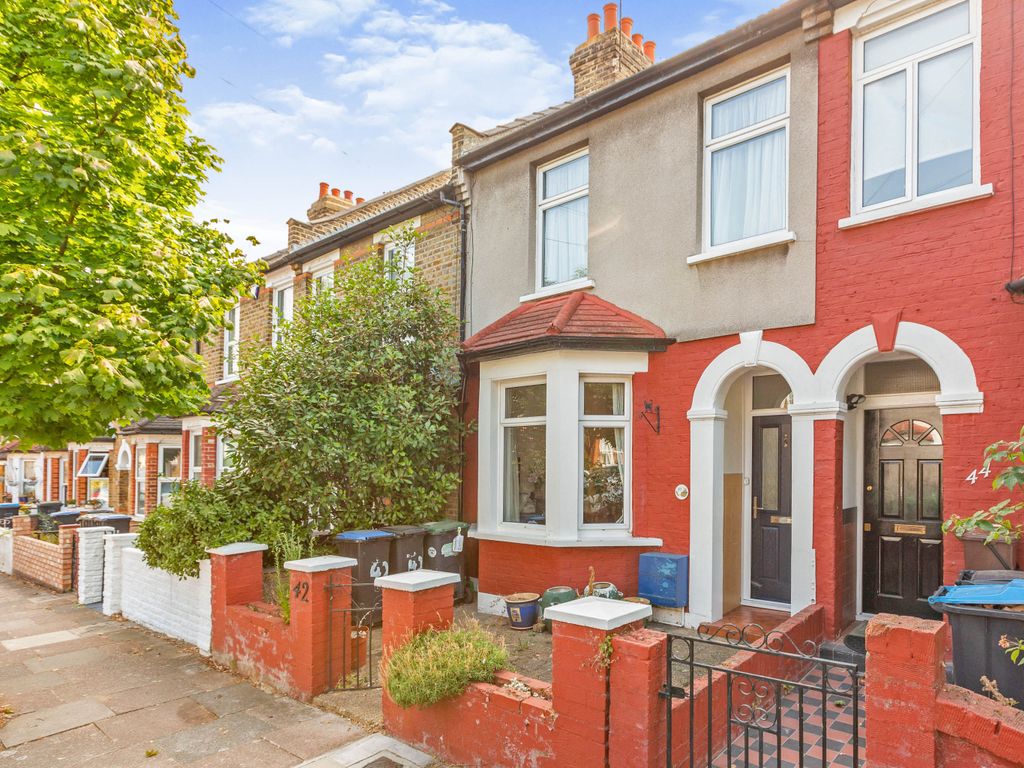 2 bed terraced house for sale in Stanley Road, London N11 Zoopla