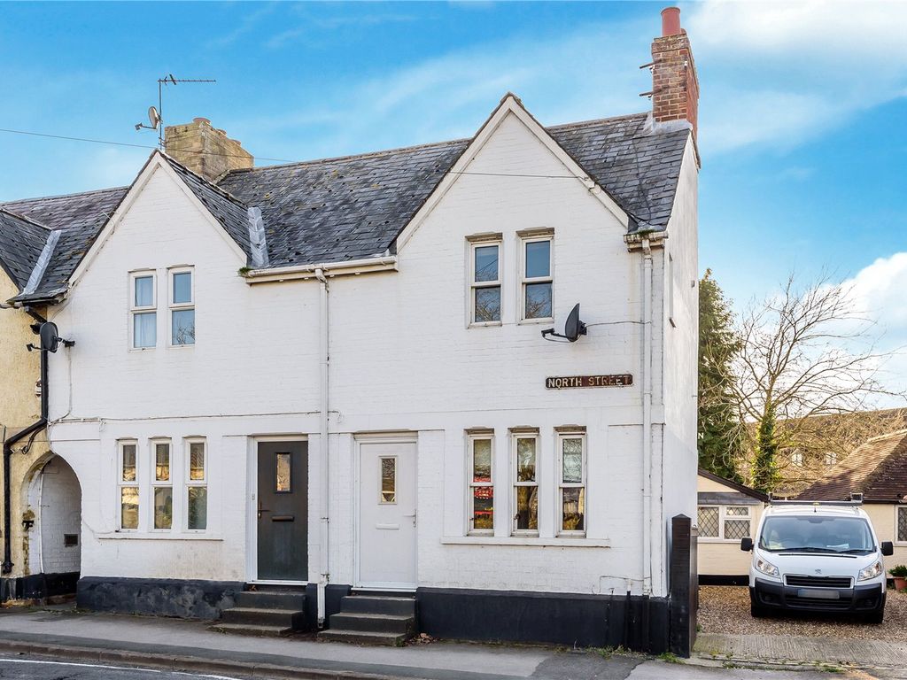 2 bed terraced house to rent in North Street, Thame, Oxfordshire OX9, £