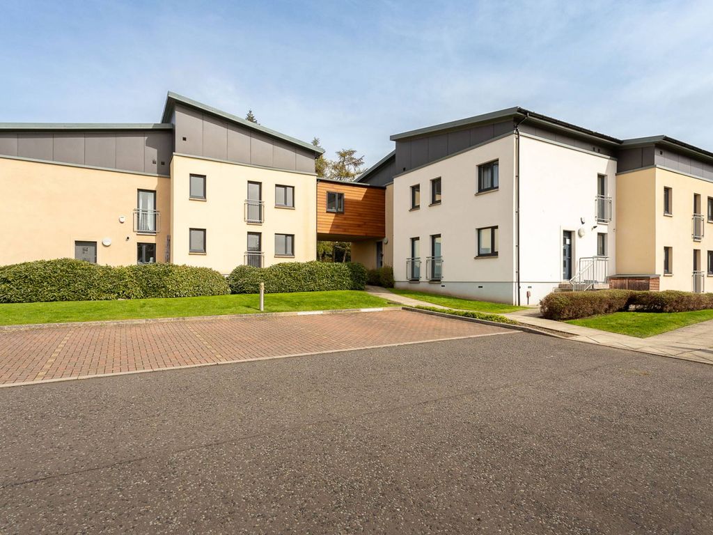 3 bed terraced house for sale in Glamis Gardens, Dundee DD2, £225,000