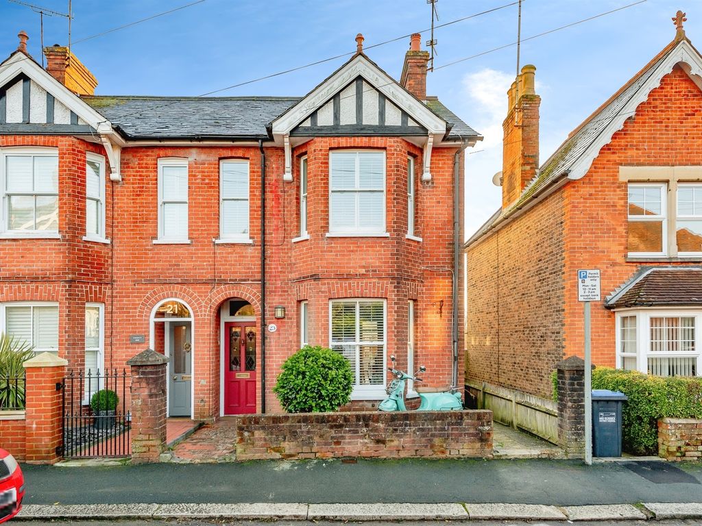 3 bed semidetached house for sale in Grosvenor Road, East Grinstead