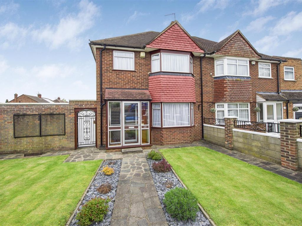 3 bed semidetached house for sale in Priory Road, Hampton TW12 Zoopla