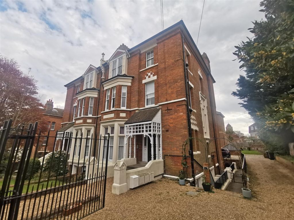 2 bed flat to rent in Dane Road, St. LeonardsOnSea TN38 Zoopla